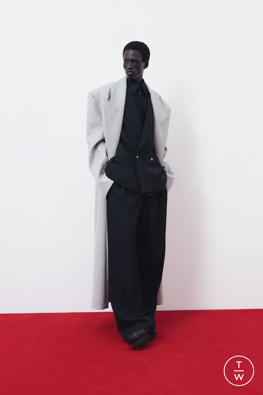 Fashion Week Paris Resort 2026 look 39 de la collection Balmain menswear