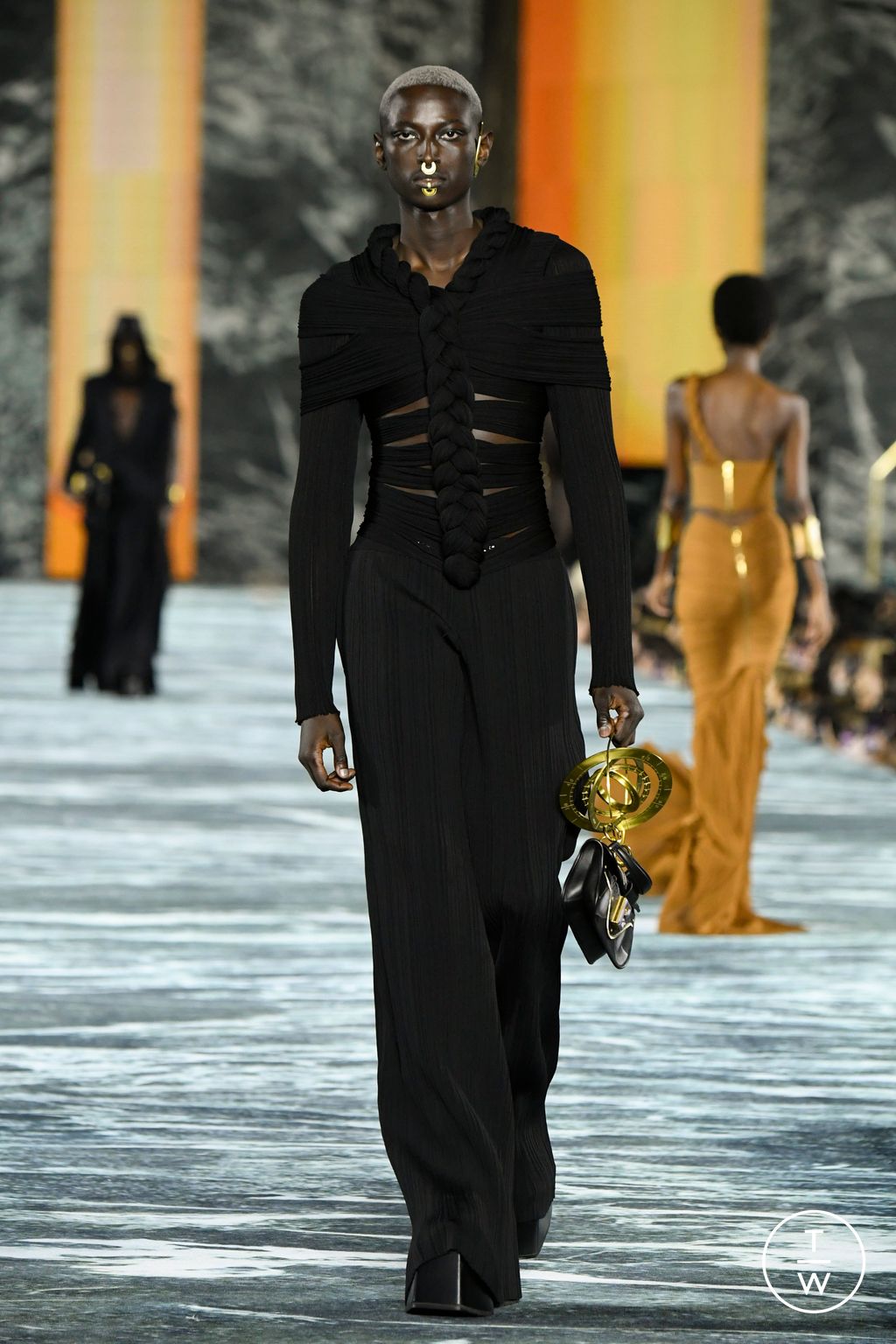 Fashion Week Paris Spring/Summer 2023 look 91 from the Balmain collection 女装