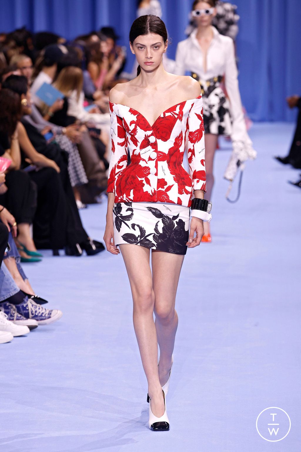 Fashion Week Paris Spring/Summer 2024 look 27 from the Balmain collection womenswear