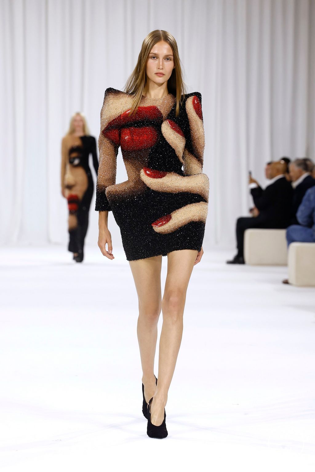 Fashion Week Paris Spring/Summer 2025 look 1 from the Balmain collection womenswear