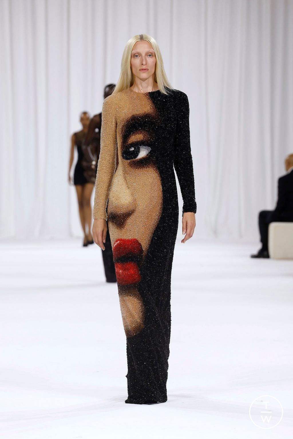 Fashion Week Paris Spring/Summer 2025 look 2 from the Balmain collection womenswear