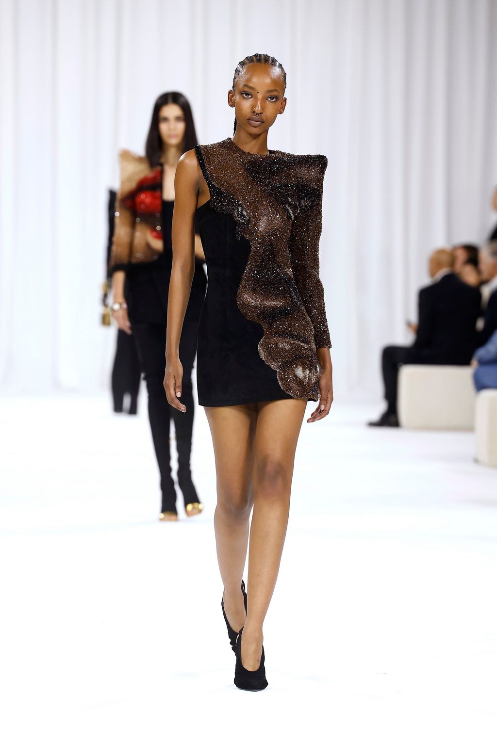 Fashion Week Paris Spring/Summer 2025 look 4 from the Balmain collection womenswear