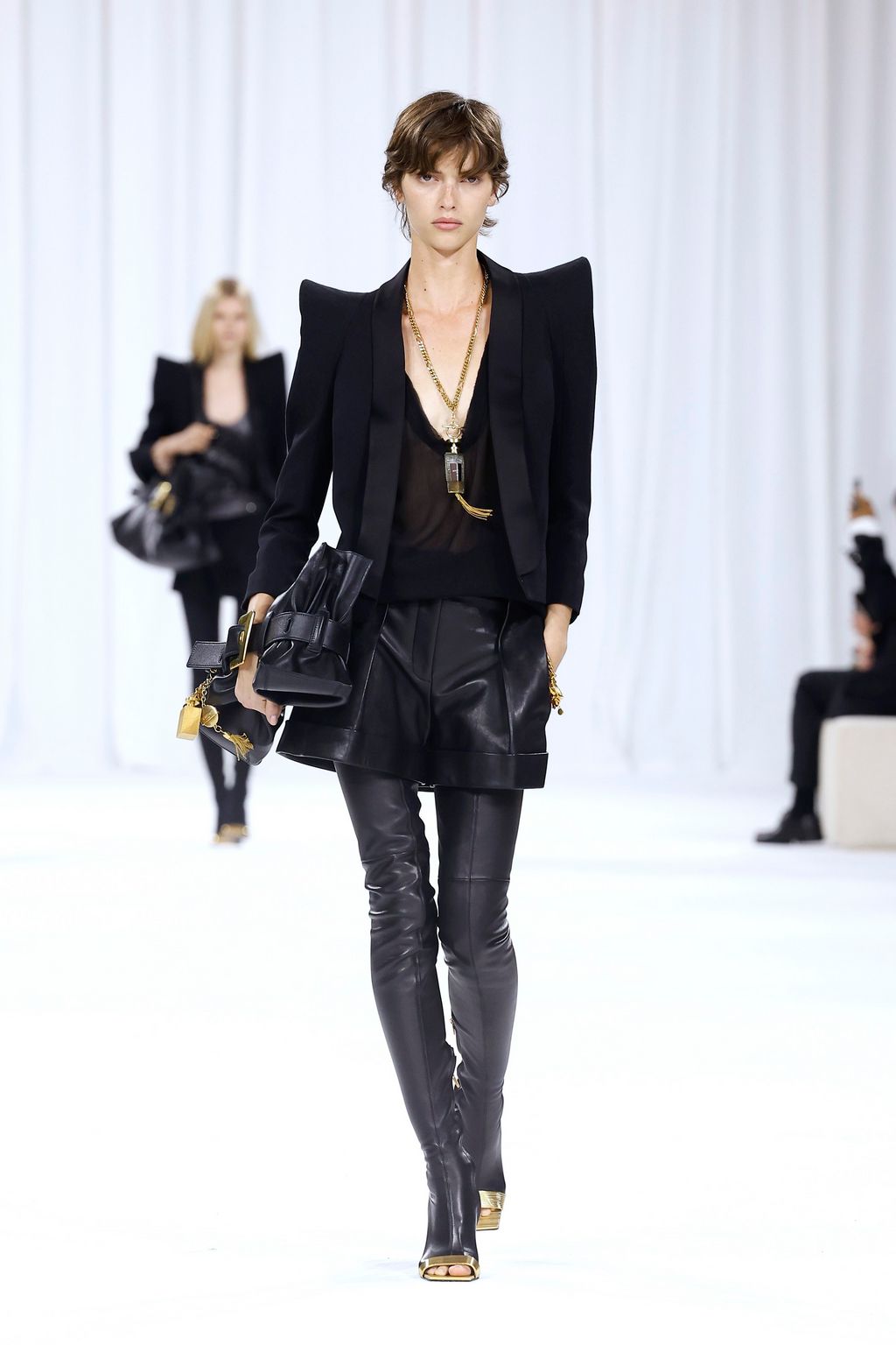 Fashion Week Paris Spring/Summer 2025 look 11 from the Balmain collection womenswear