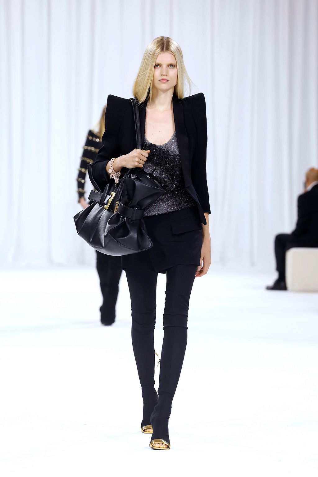Fashion Week Paris Spring/Summer 2025 look 12 from the Balmain collection womenswear