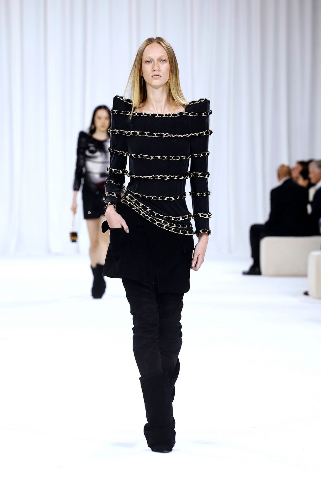 Fashion Week Paris Spring/Summer 2025 look 13 from the Balmain collection womenswear