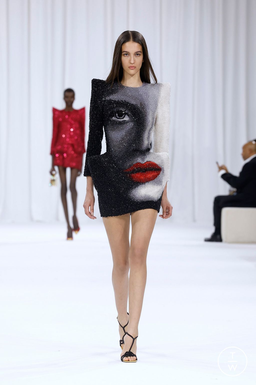 Fashion Week Paris Spring/Summer 2025 look 16 from the Balmain collection womenswear