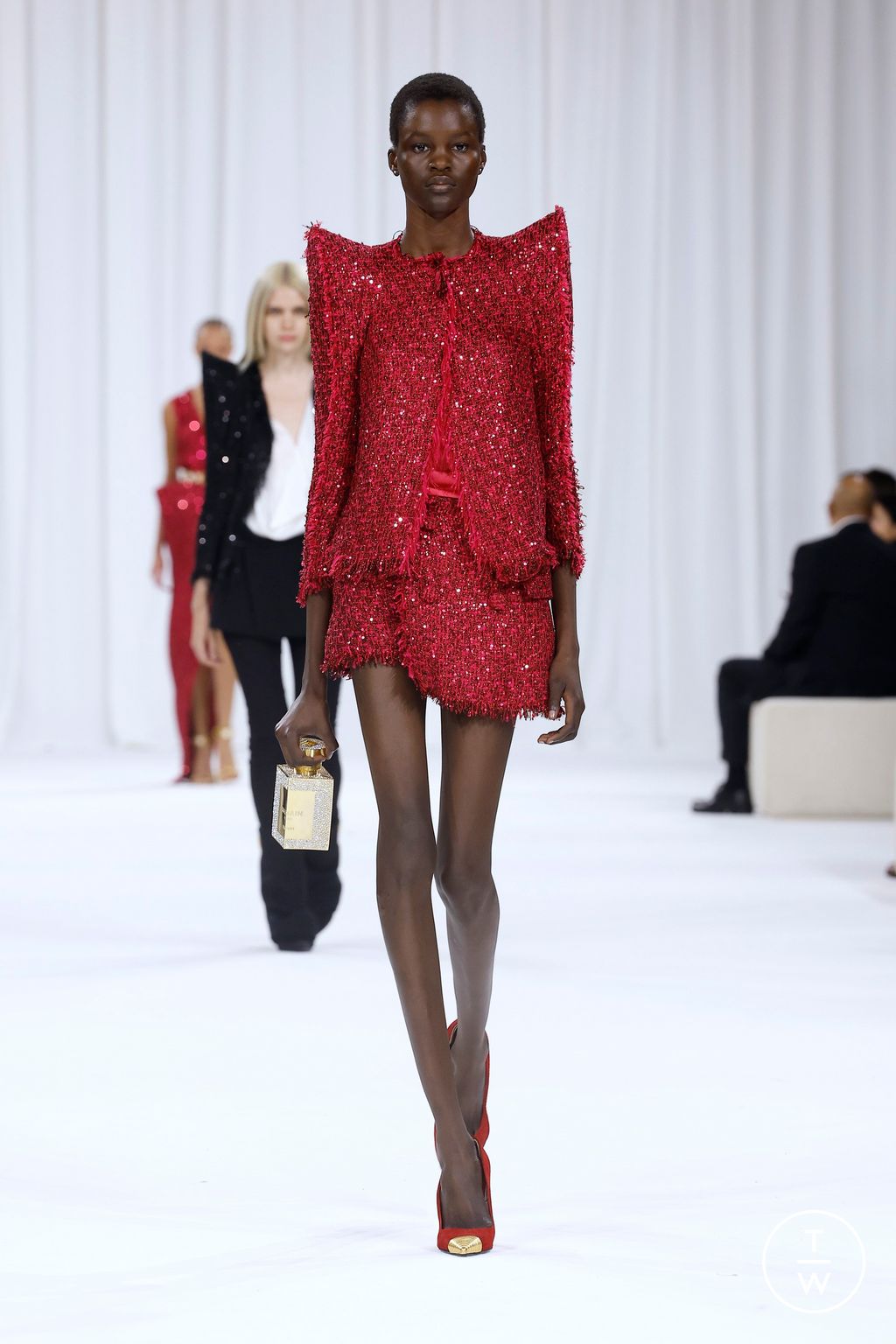 Fashion Week Paris Spring/Summer 2025 look 17 from the Balmain collection womenswear