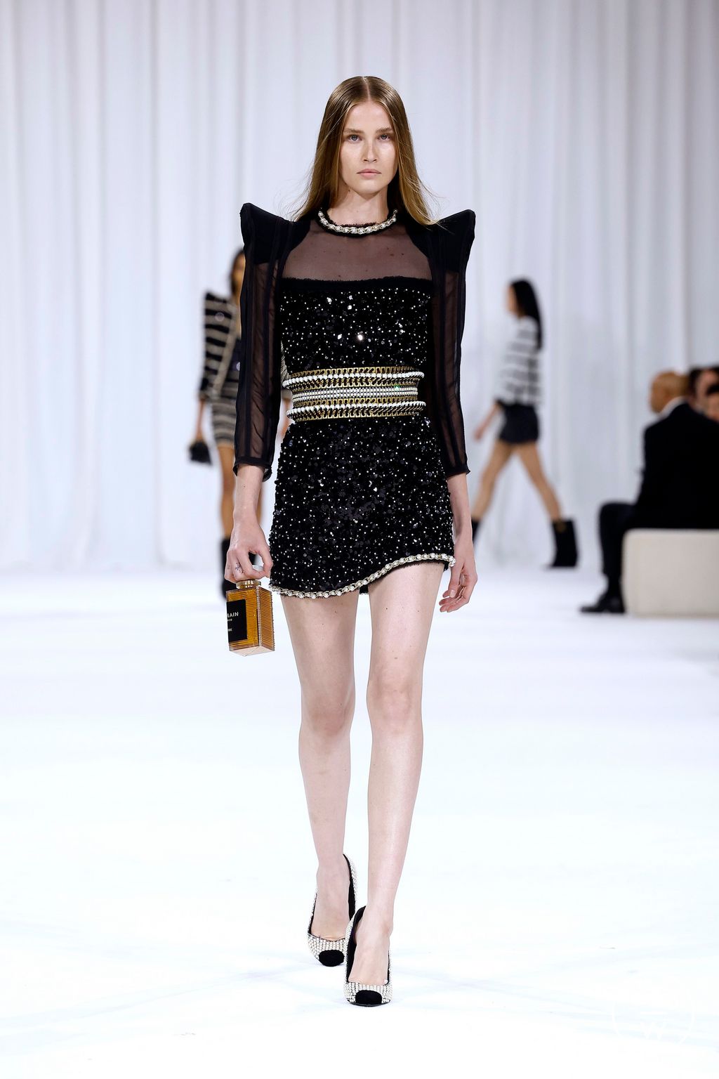 Fashion Week Paris Spring/Summer 2025 look 21 from the Balmain collection womenswear