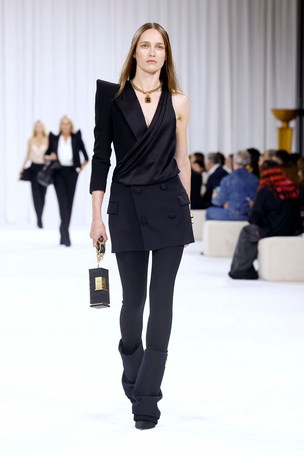 Fashion Week Paris Spring-Summer 2025 look 28 de la collection Balmain womenswear