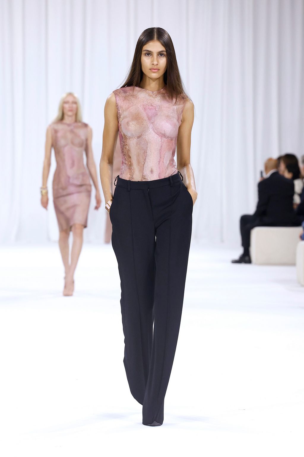 Fashion Week Paris Spring/Summer 2025 look 32 from the Balmain collection womenswear