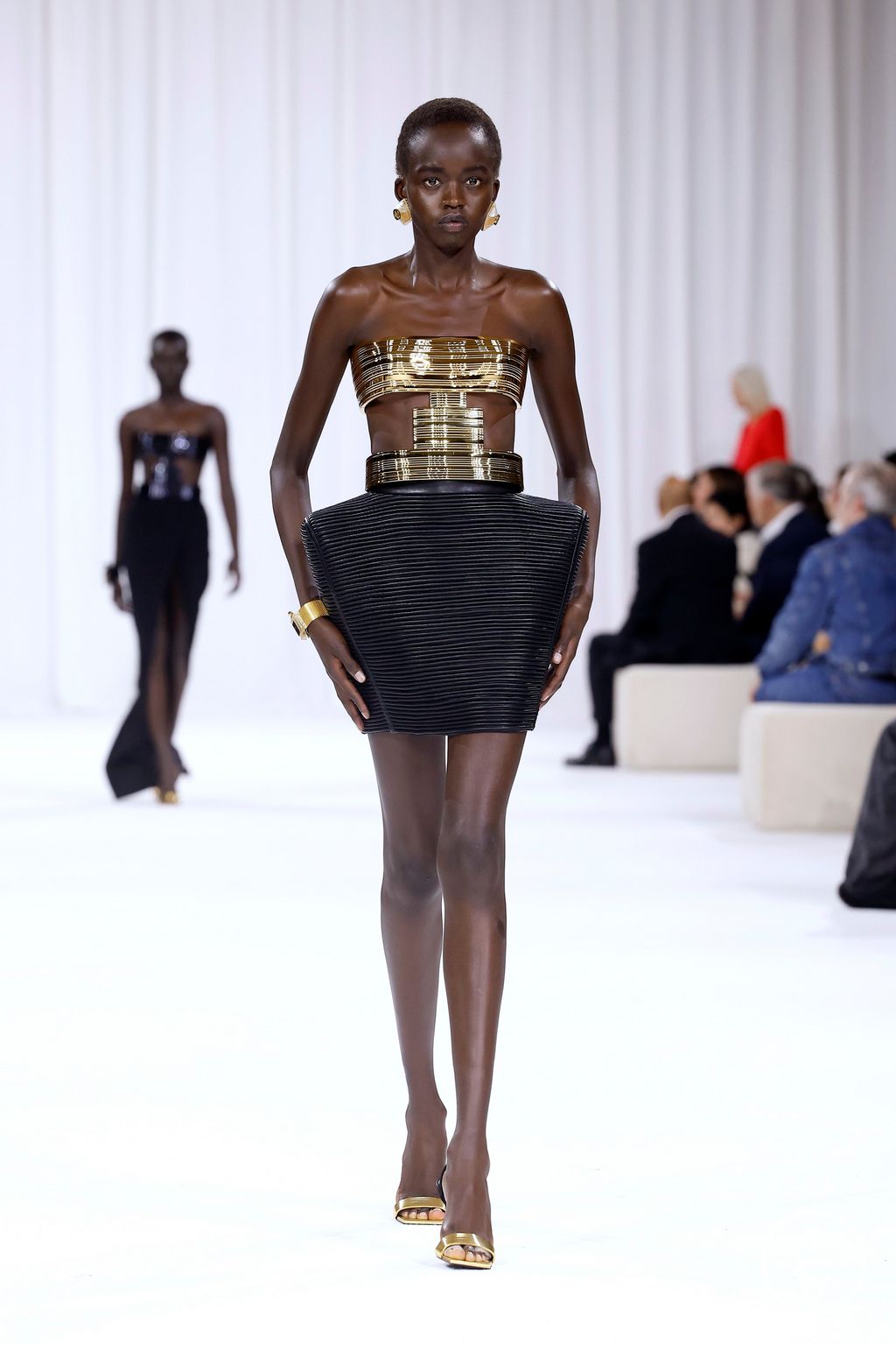 Fashion Week Paris Spring/Summer 2025 look 35 from the Balmain collection womenswear