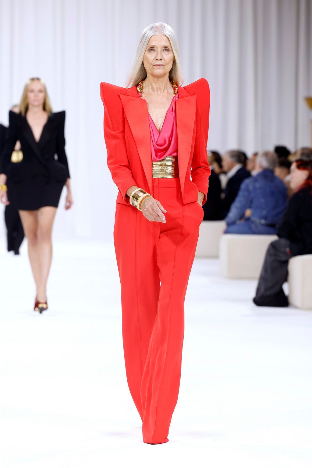 Fashion Week Paris Spring/Summer 2025 look 37 from the Balmain collection womenswear