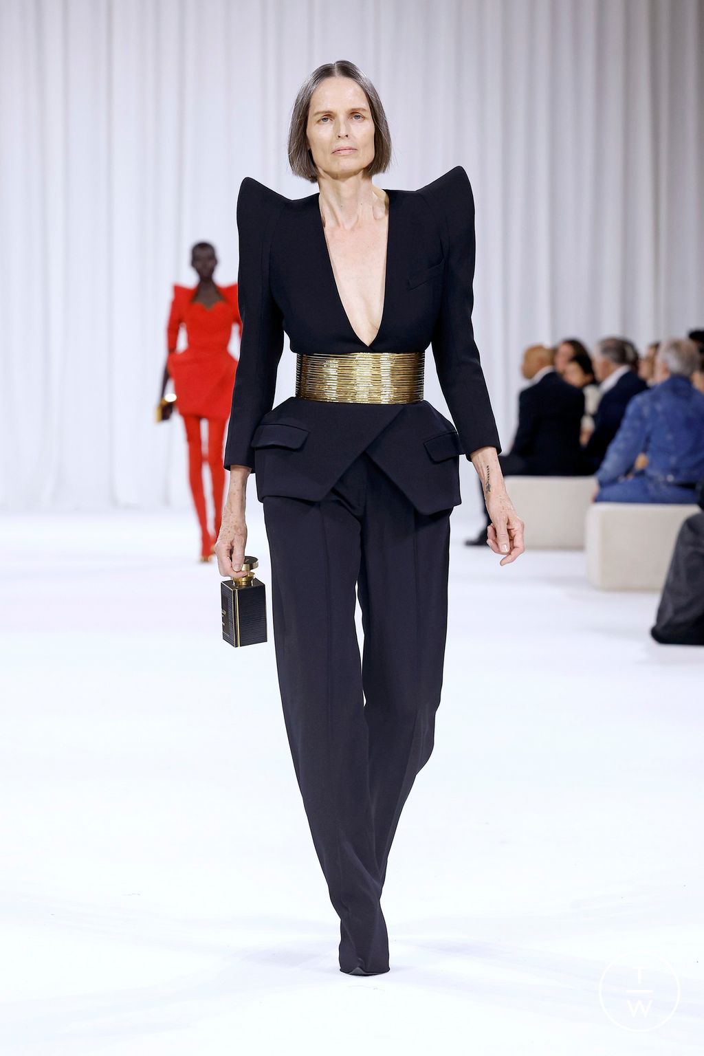 Fashion Week Paris Spring/Summer 2025 look 39 from the Balmain collection 女装