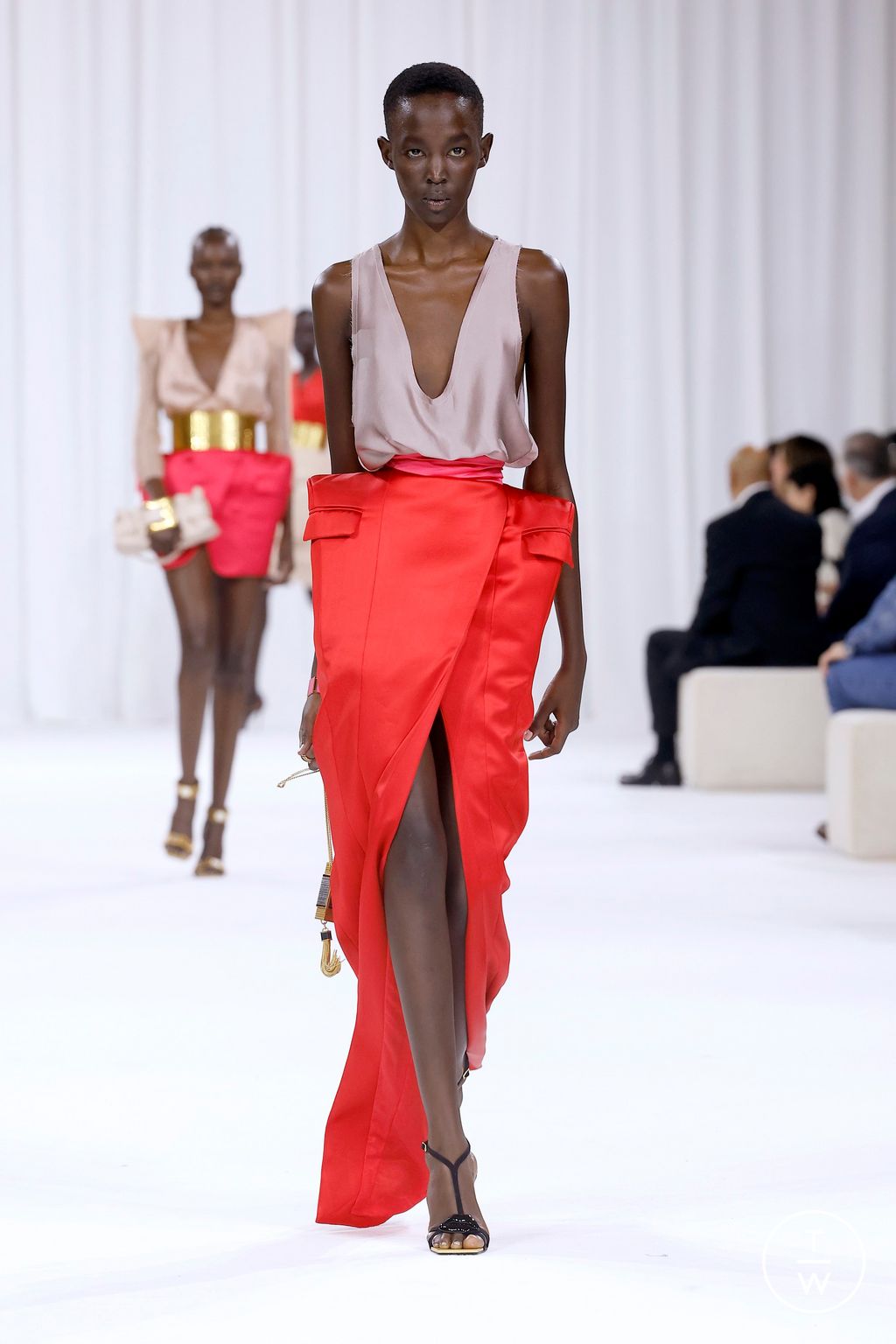 Fashion Week Paris Spring/Summer 2025 look 41 from the Balmain collection womenswear