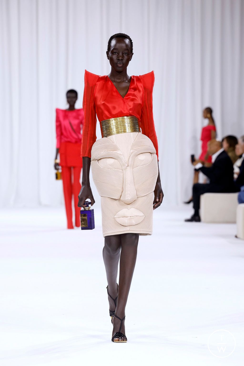 Fashion Week Paris Spring/Summer 2025 look 43 from the Balmain collection womenswear