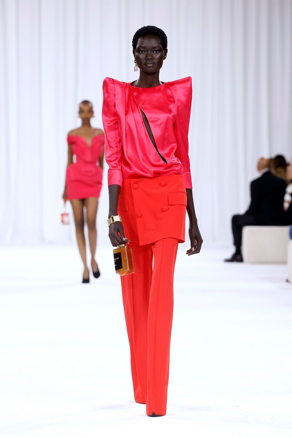 Fashion Week Paris Spring/Summer 2025 look 44 from the Balmain collection womenswear