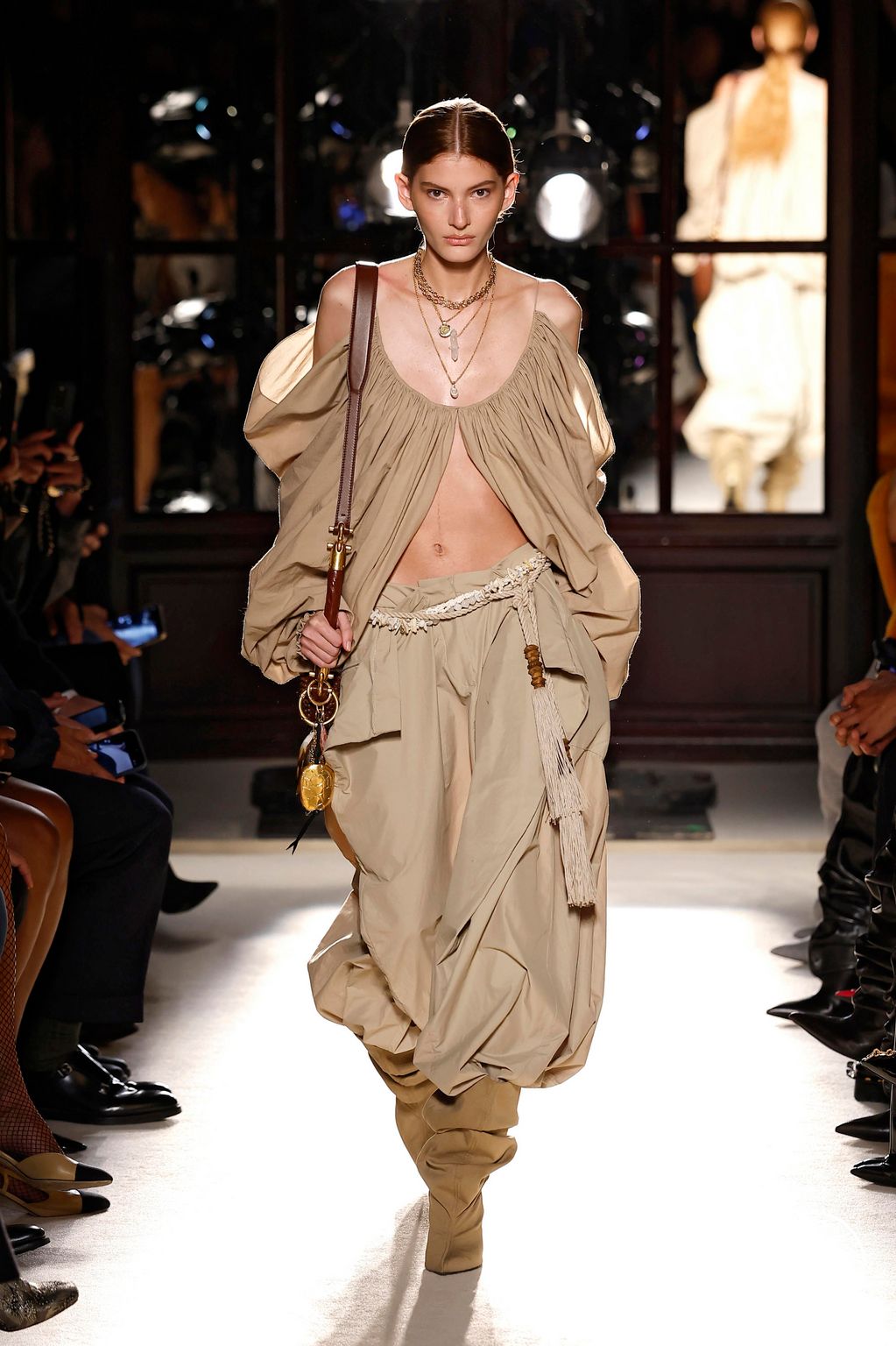 Fashion Week Paris Spring/Summer 2026 look 16 from the Balmain collection womenswear