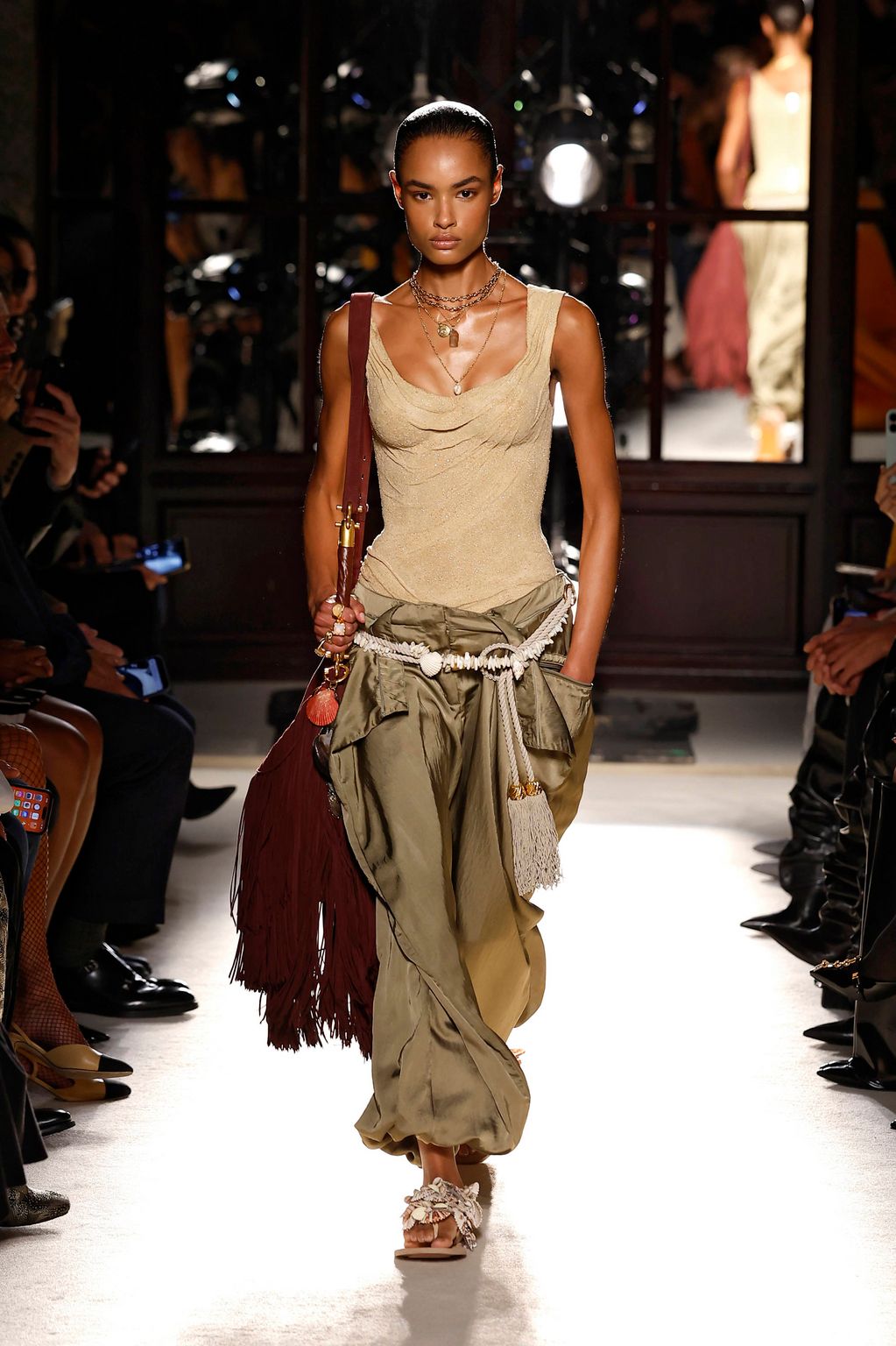 Fashion Week Paris Spring/Summer 2026 look 19 from the Balmain collection womenswear