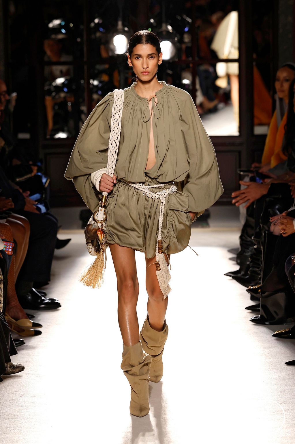 Fashion Week Paris Spring/Summer 2026 look 20 from the Balmain collection womenswear