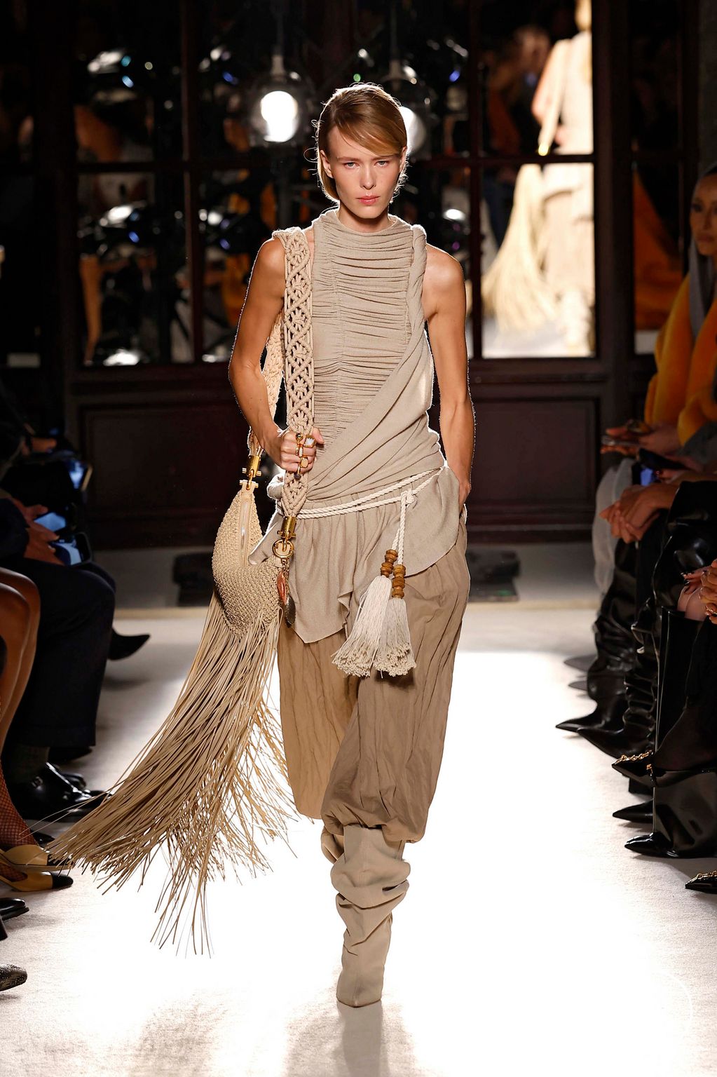 Fashion Week Paris Spring/Summer 2026 look 21 from the Balmain collection womenswear