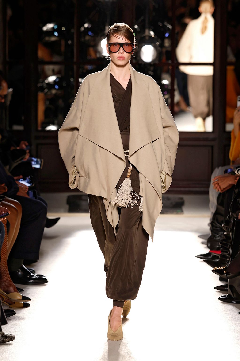 Fashion Week Paris Spring/Summer 2026 look 27 from the Balmain collection womenswear