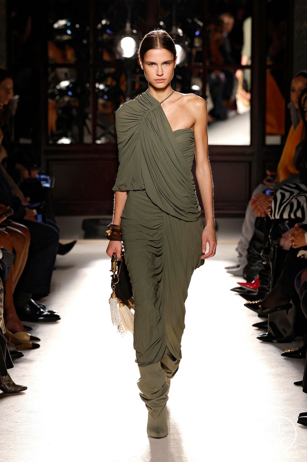 Fashion Week Paris Spring/Summer 2026 look 31 from the Balmain collection womenswear