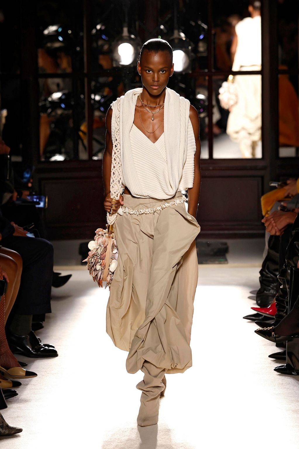 Fashion Week Paris Spring/Summer 2026 look 36 from the Balmain collection womenswear