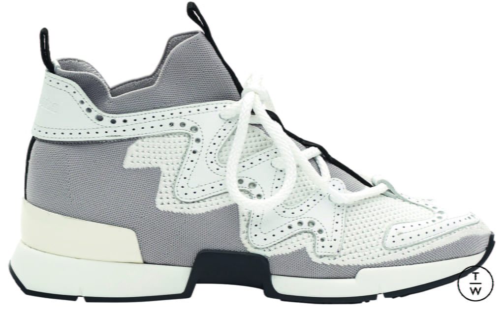 Fashion Week Paris Spring/Summer 2020 look 15 from the Hermès collection womenswear accessories