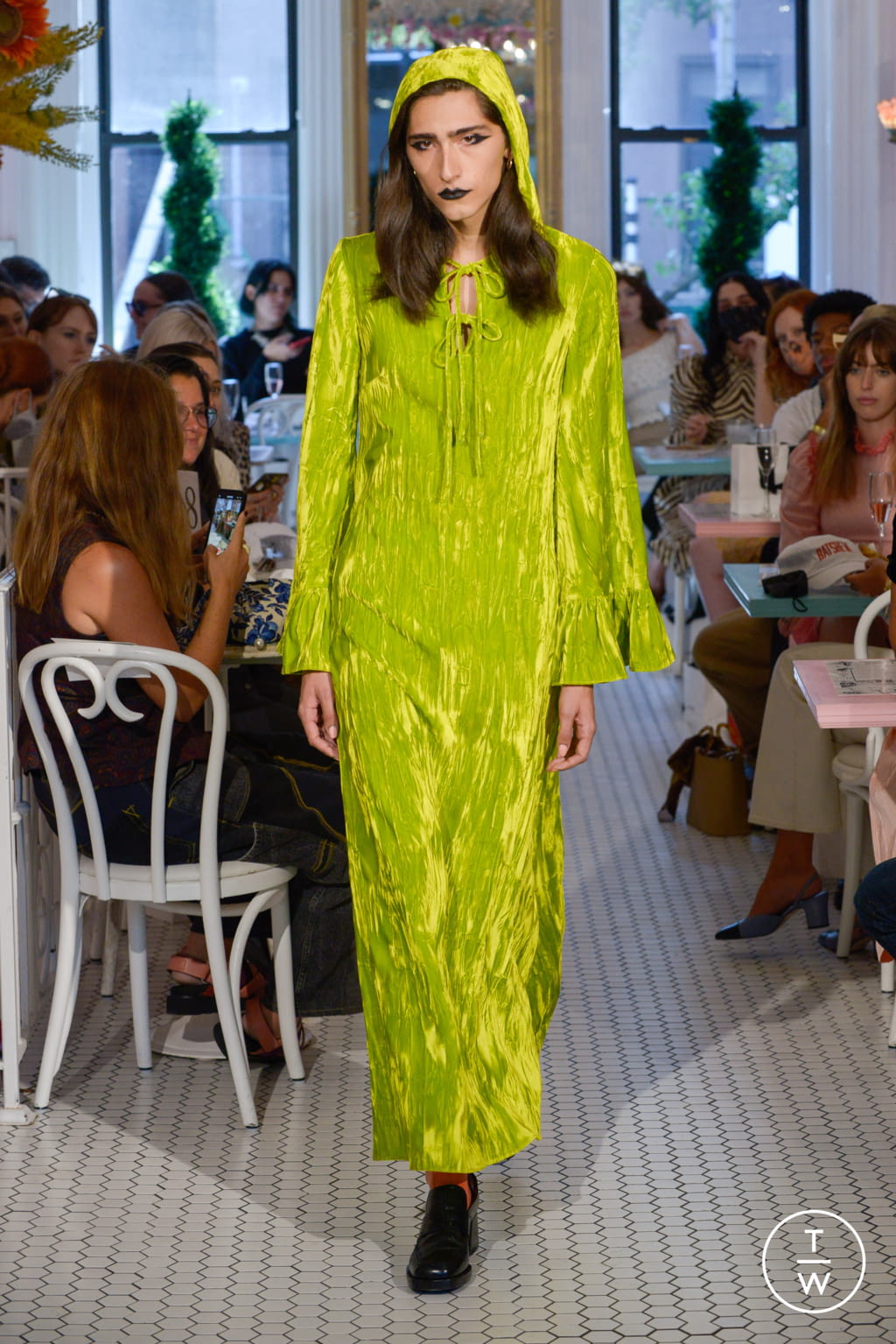 Fashion Week New York Spring/Summer 2022 look 8 from the Batsheva collection womenswear