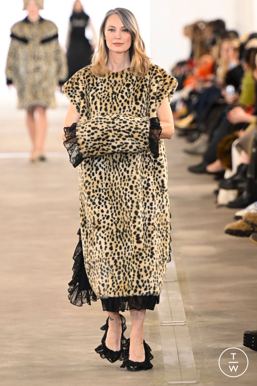 Fashion Week New York Fall/Winter 2024 look 7 de la collection Batsheva womenswear