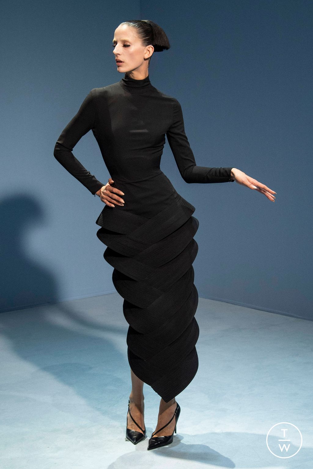 Fashion Week Paris Spring/Summer 2023 look 30 from the Jean Paul Gaultier collection couture