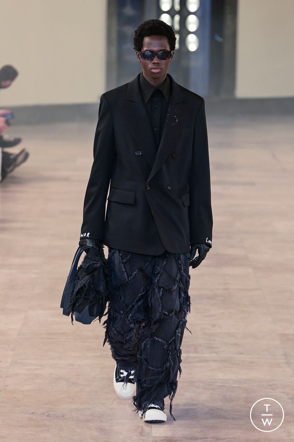 Fashion Week Paris Fall/Winter 2023 look 33 from the Nahmias collection menswear