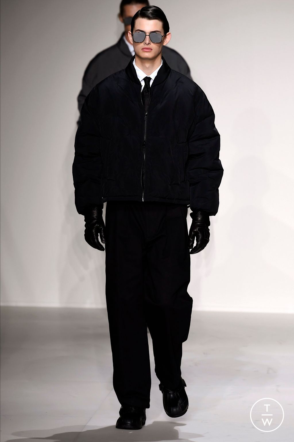 Fashion Week Milan Fall/Winter 2023 look 30 from the Emporio Armani collection menswear