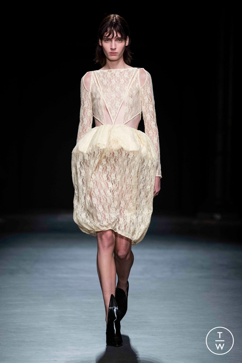 Fashion Week London Spring/Summer 2023 look 10 from the Christopher Kane collection womenswear