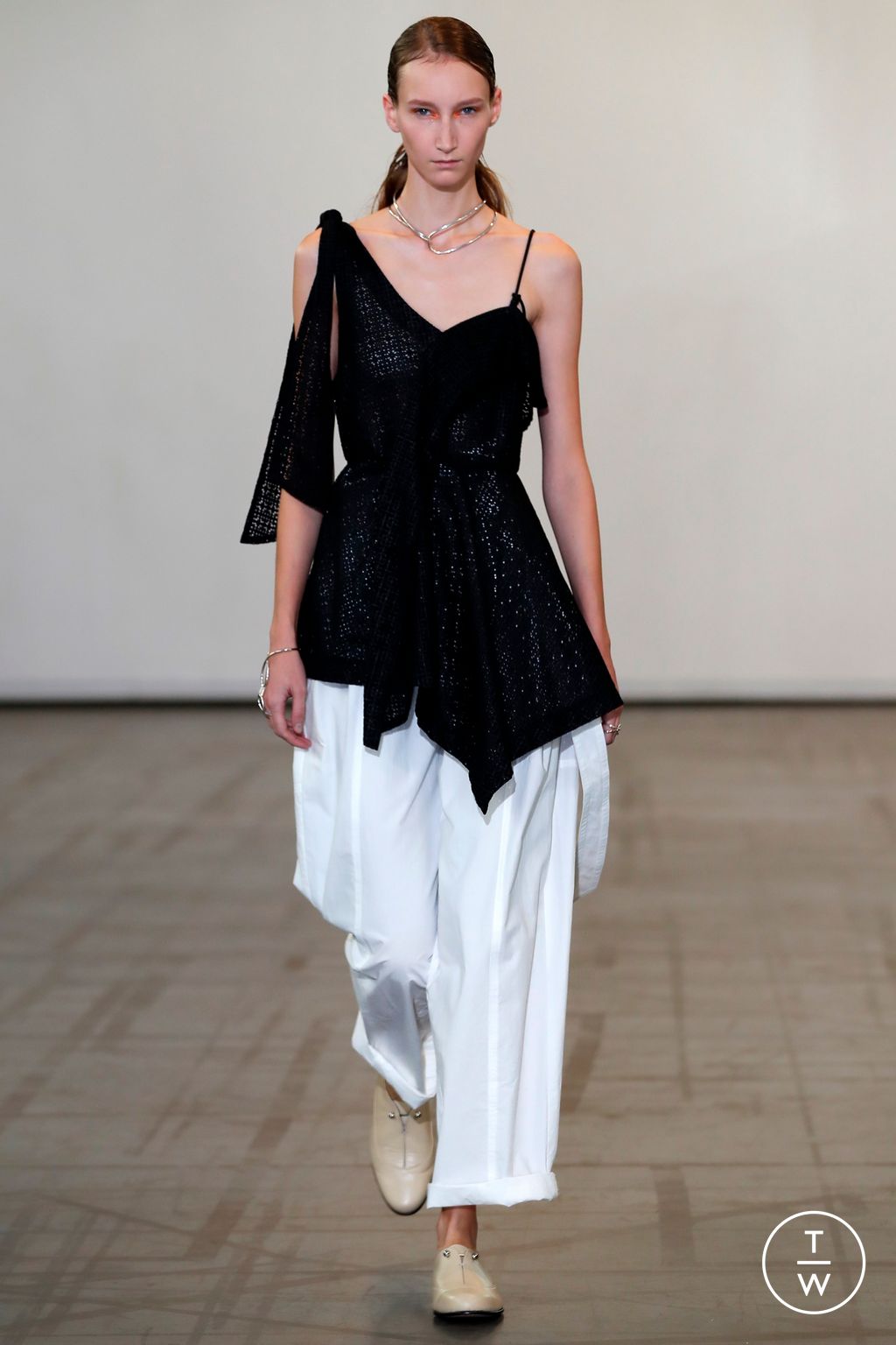 Fashion Week Paris Spring/Summer 2023 look 30 from the Ujoh collection womenswear