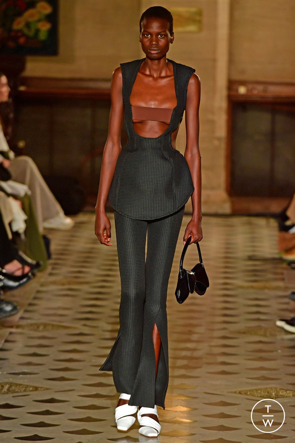 Fashion Week Paris Spring/Summer 2023 look 4 from the A.W.A.K.E MODE collection womenswear