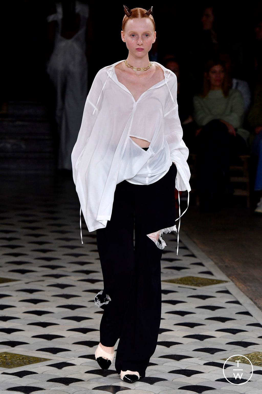 Fashion Week Paris Spring/Summer 2023 look 11 from the Undercover collection womenswear