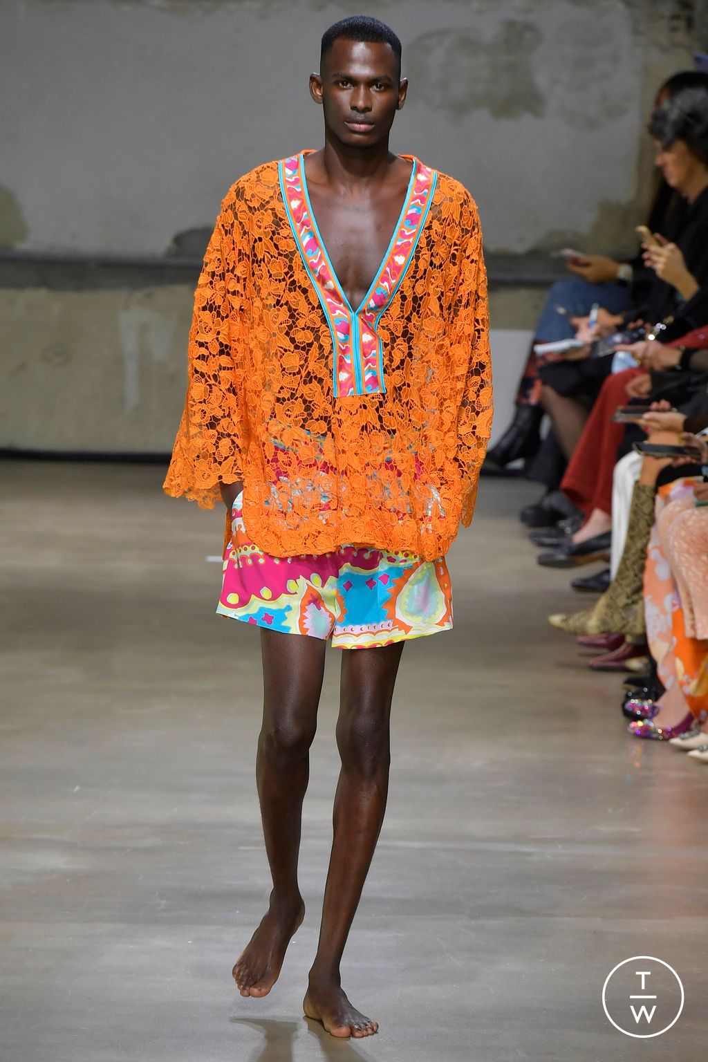 Fashion Week Paris Spring/Summer 2023 look 28 from the Leonard Paris collection 女装
