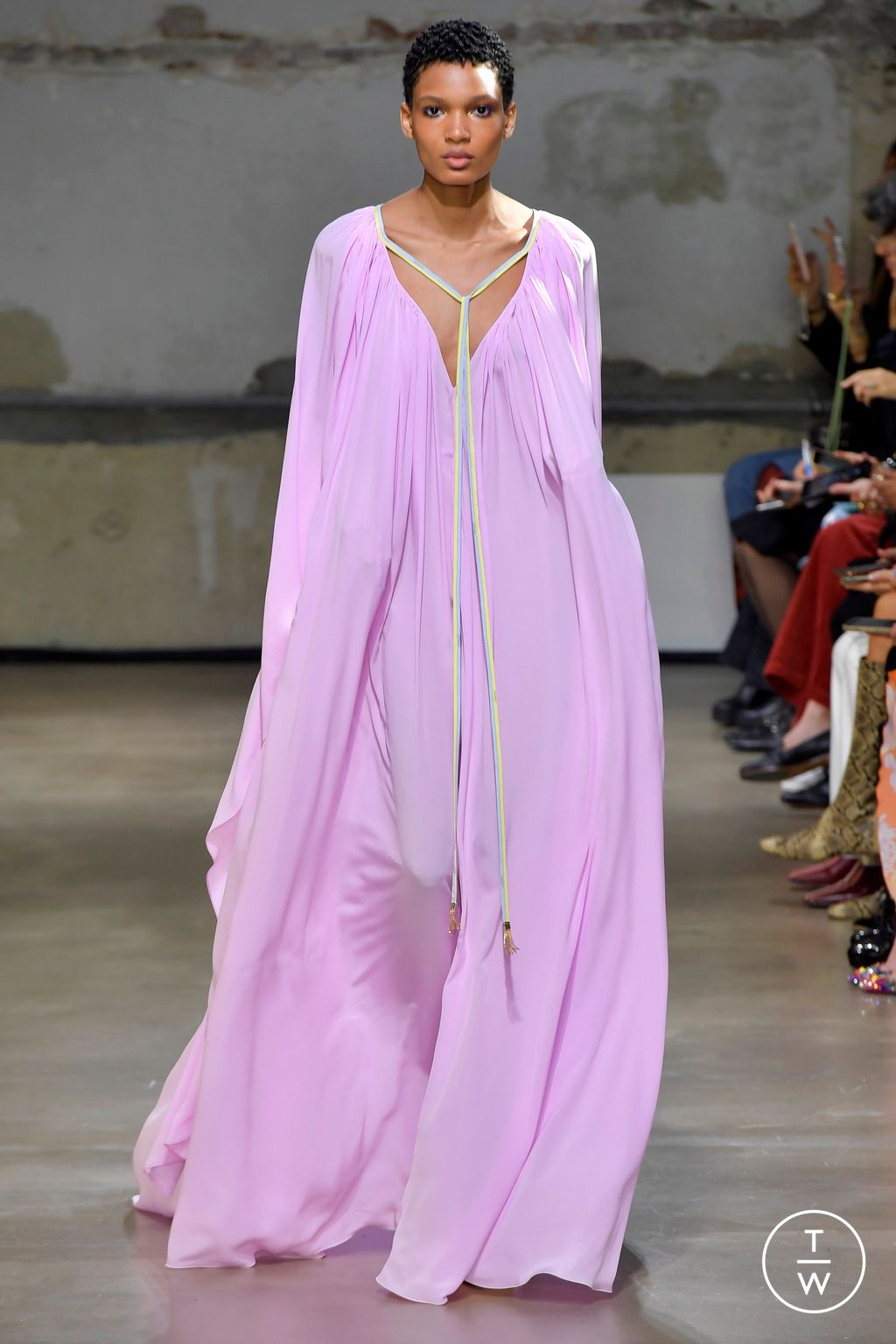 Fashion Week Paris Spring/Summer 2023 look 19 from the Leonard Paris collection 女装