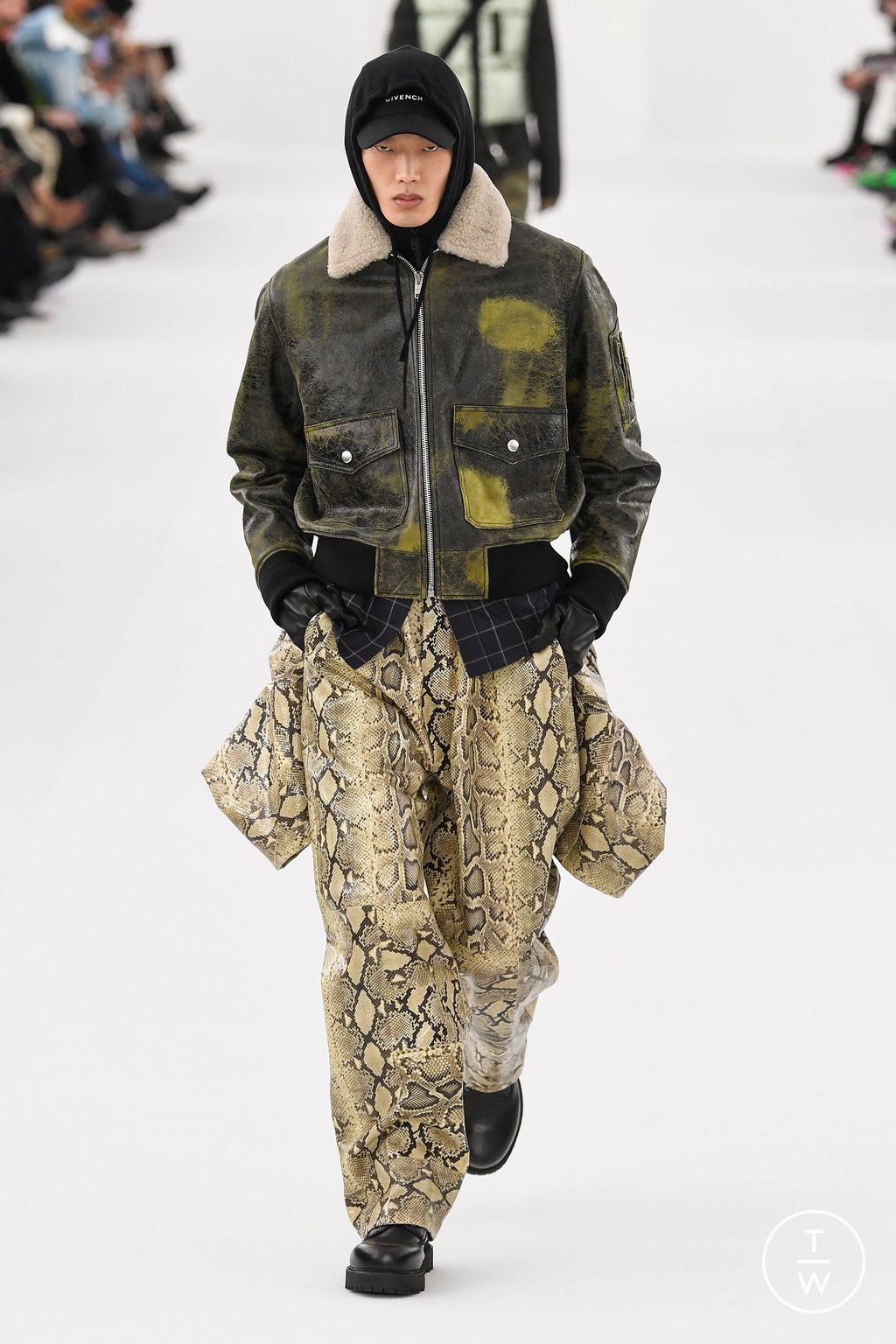 Fashion Week Paris Fall/Winter 2023 look 37 de la collection Givenchy menswear