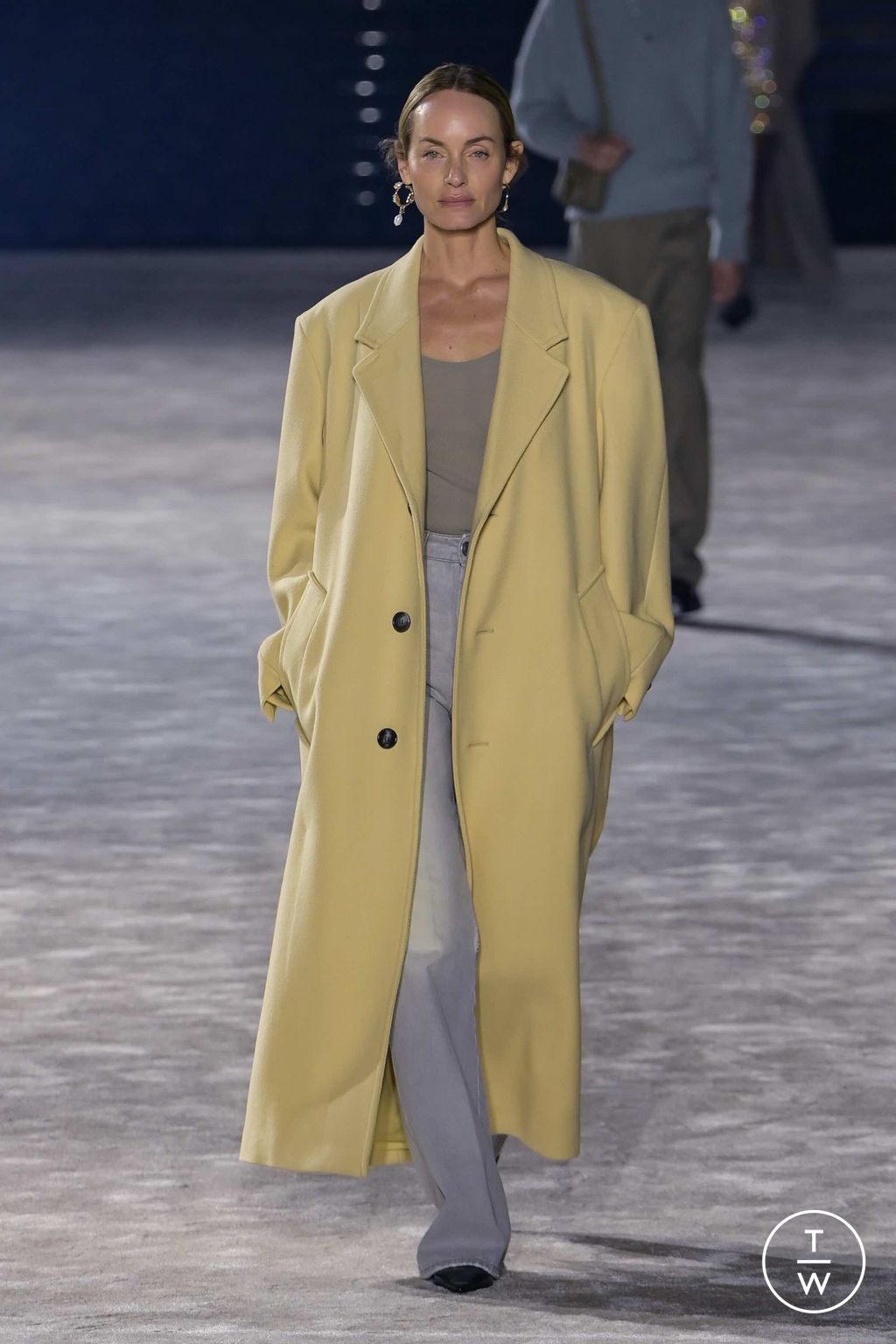 Fashion Week Paris Fall/Winter 2023 look 18 from the Ami collection 男装