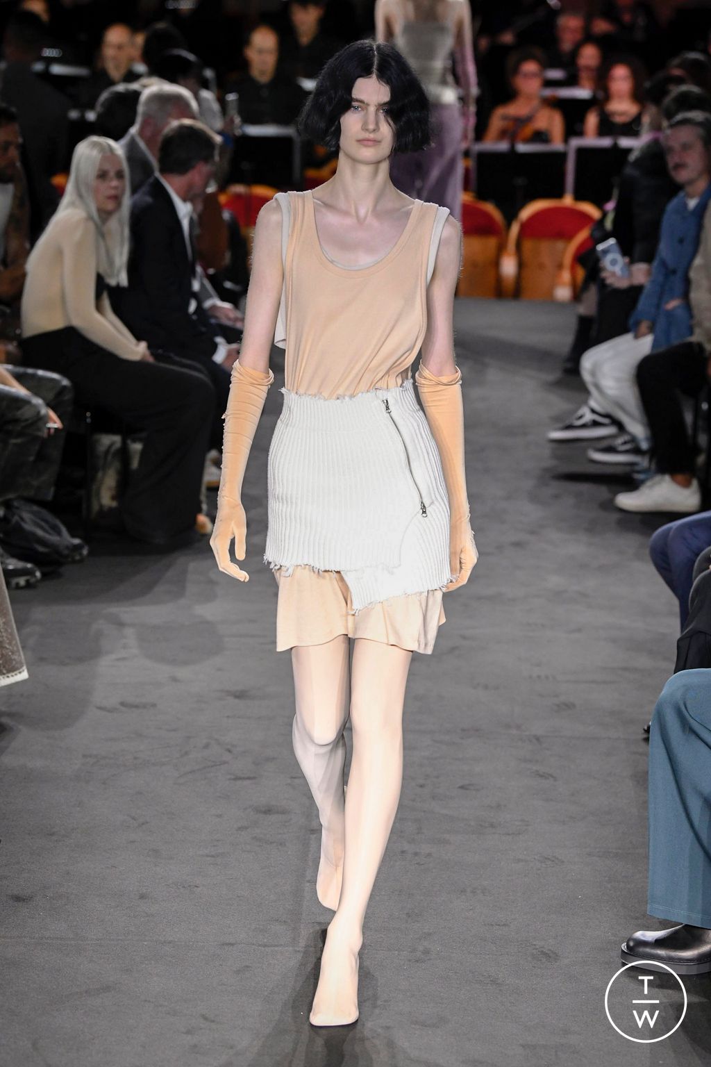 Fashion Week Milan Spring/Summer 2023 look 8 from the MM6 Maison Margiela collection womenswear