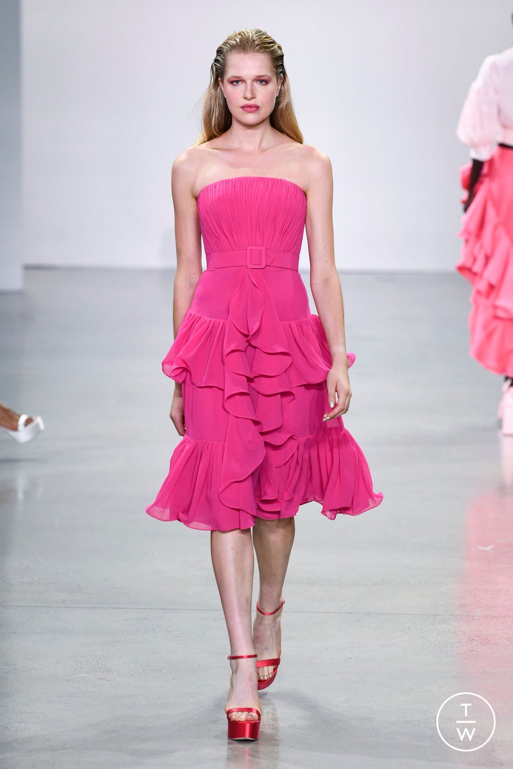 Fashion Week New York Spring/Summer 2023 look 9 from the Badgley Mischka collection womenswear