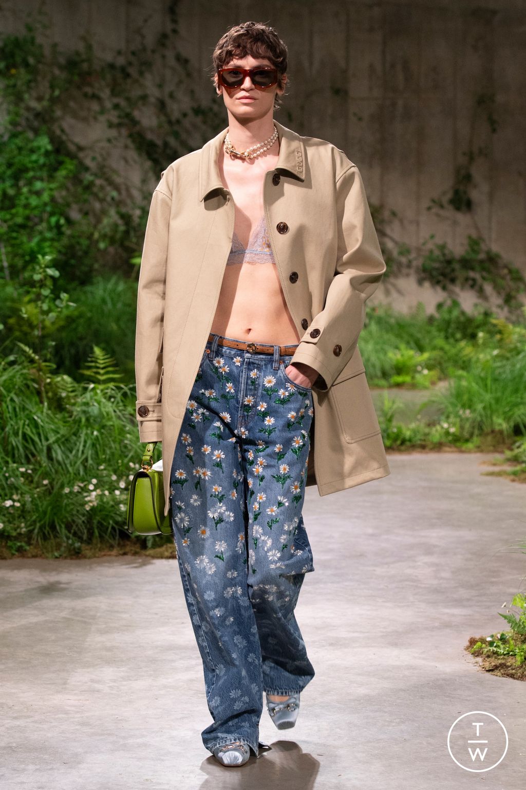 Fashion Week Milan Resort 2025 look 16 from the Gucci collection 女装