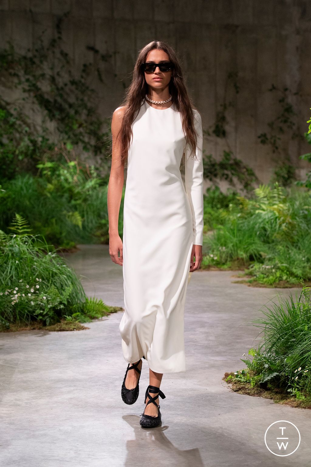 Fashion Week Milan Resort 2025 look 29 from the Gucci collection womenswear