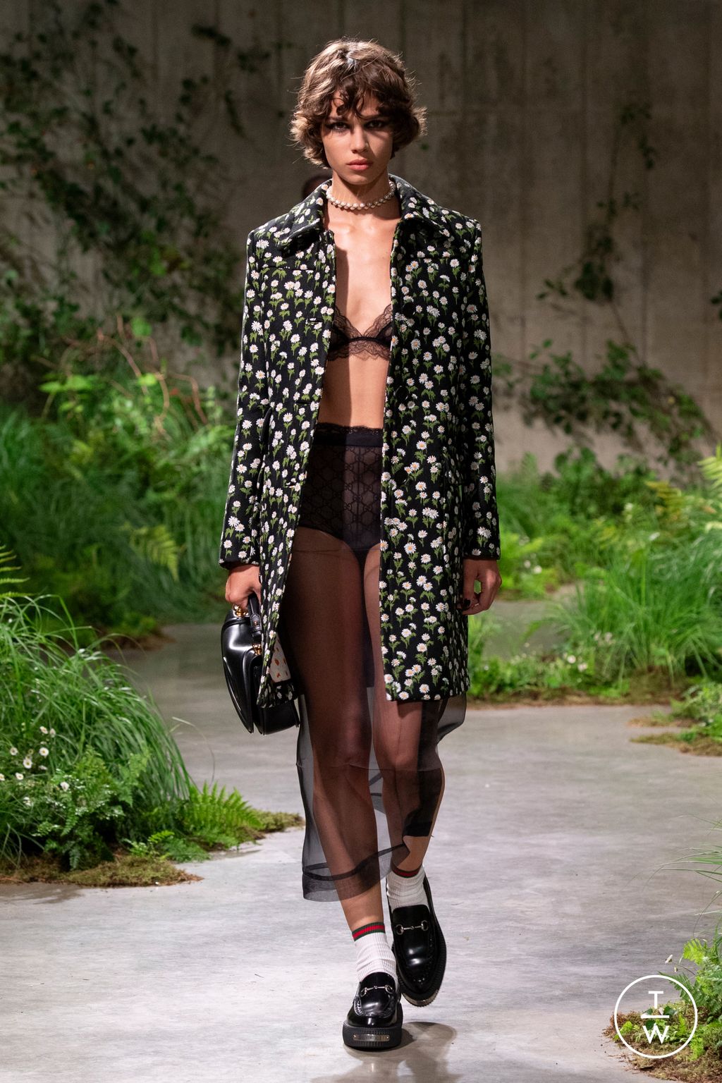 Fashion Week Milan Resort 2025 look 39 from the Gucci collection 女装