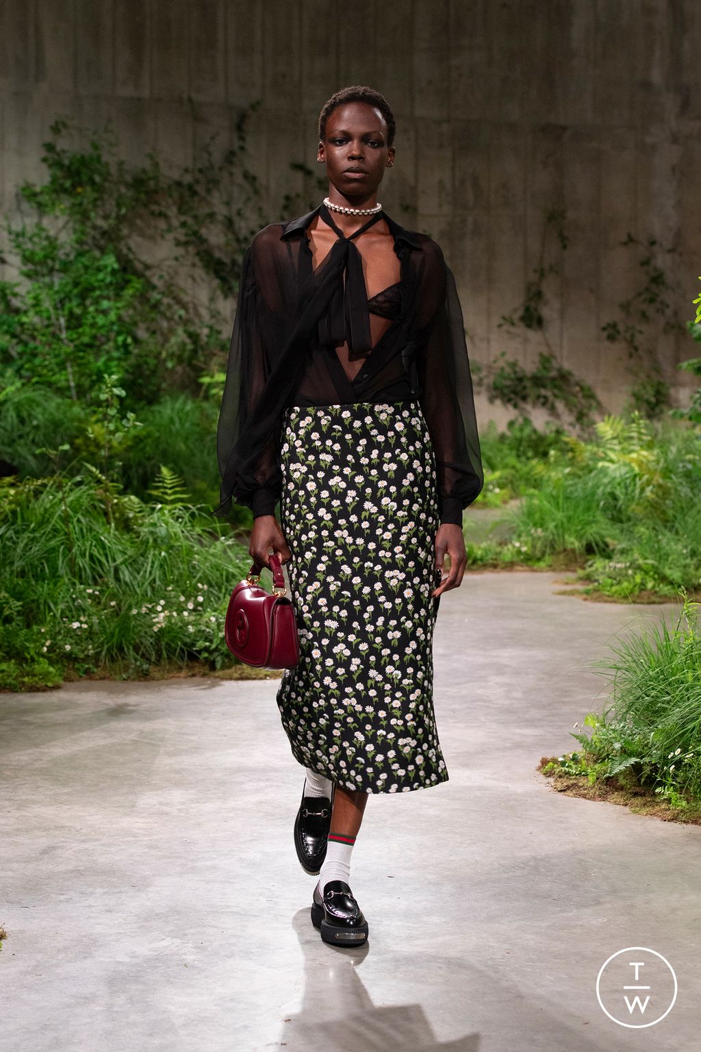 Fashion Week Milan Resort 2025 look 40 from the Gucci collection womenswear