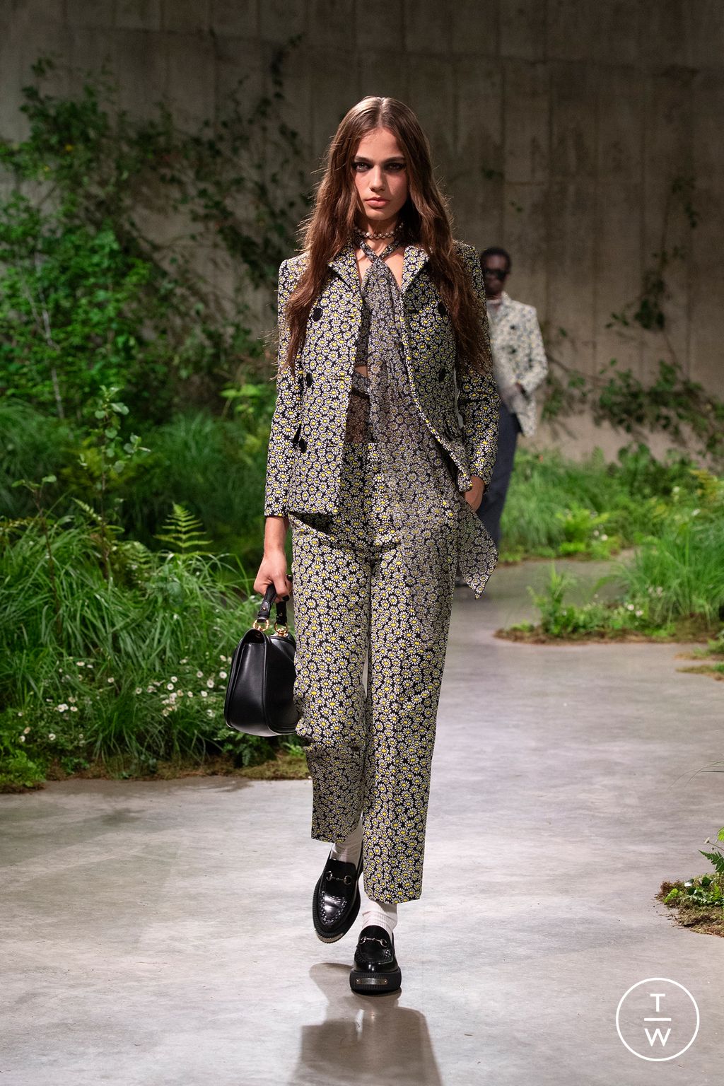 Fashion Week Milan Resort 2025 look 42 de la collection Gucci womenswear