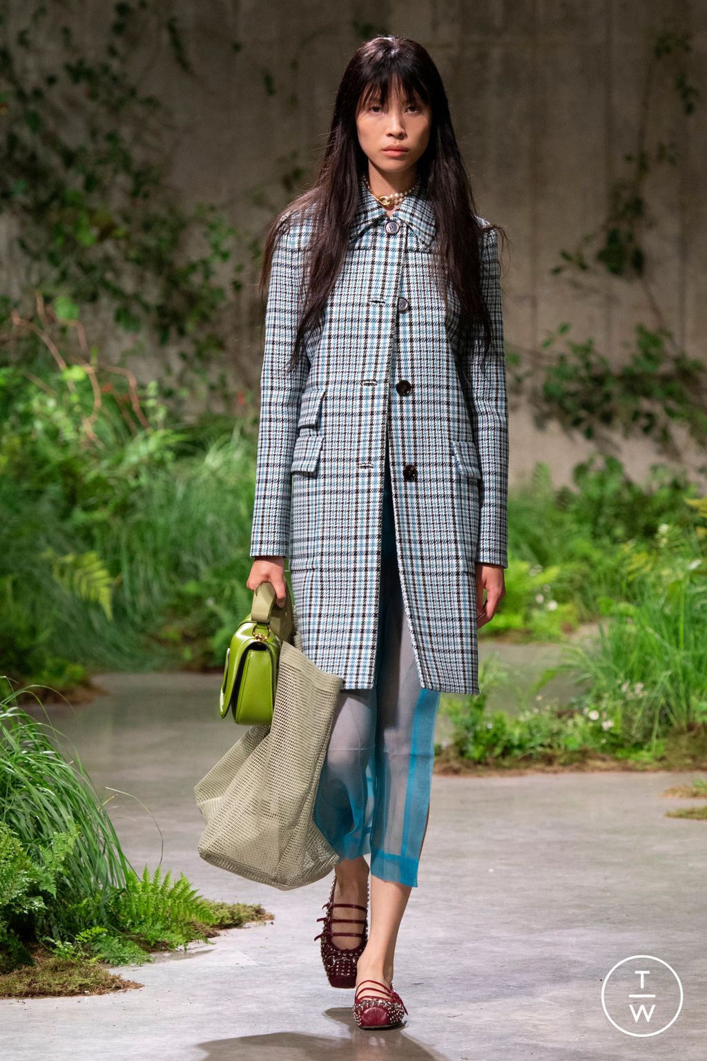 Fashion Week Milan Resort 2025 look 44 from the Gucci collection 女装