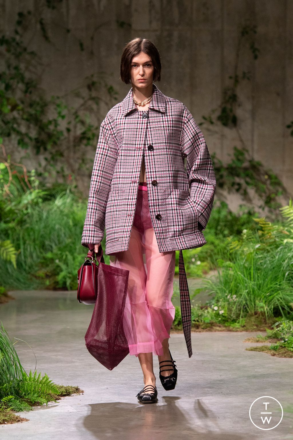 Fashion Week Milan Resort 2025 look 45 from the Gucci collection 女装